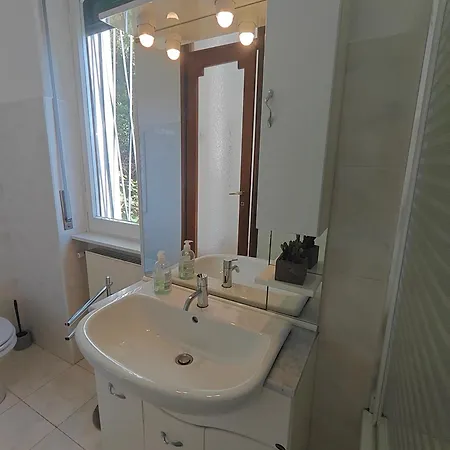 Botanic Garden Apartment *