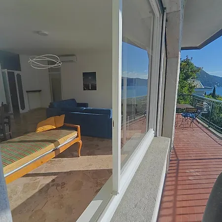 Botanic Garden Apartment